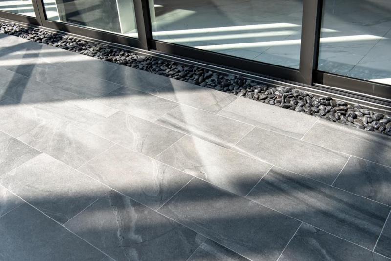 Quel carrelage choisir pour une terrasse antid&eacute;rapante &agrave; Metz ?